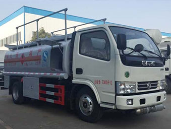 东风福瑞卡加油车