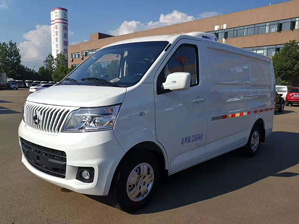 长安睿行面包国六冷藏车
