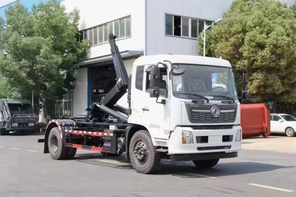 国六东风天锦升级工艺勾臂垃圾车配16方垃圾
